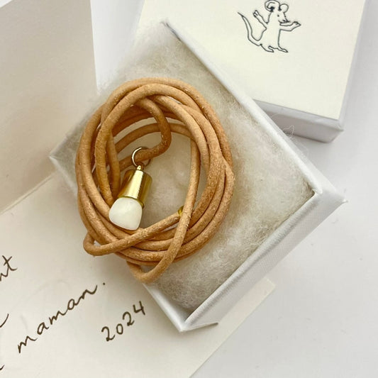 Les petites dents de lLit et la Petite Souris - colier personalisé - bijoux de famille - héritage - Bébé Nacre